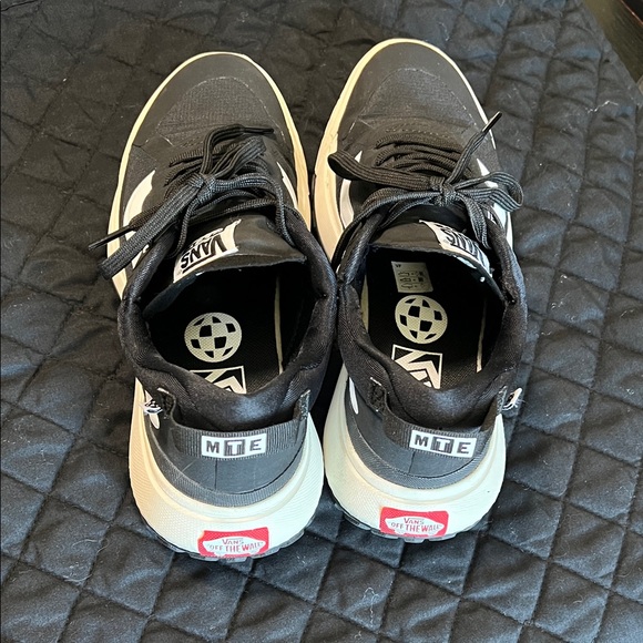 Vans MTE Crosspath Black and White Sneakers - Picture 4 of 6